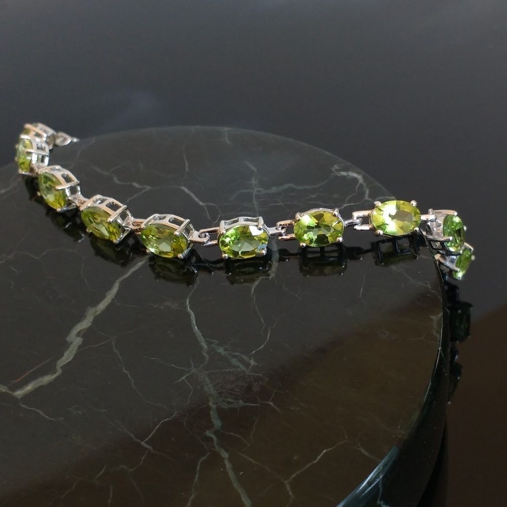 Hebei Peridot Tennis Bracelet - Picture 6 of 7